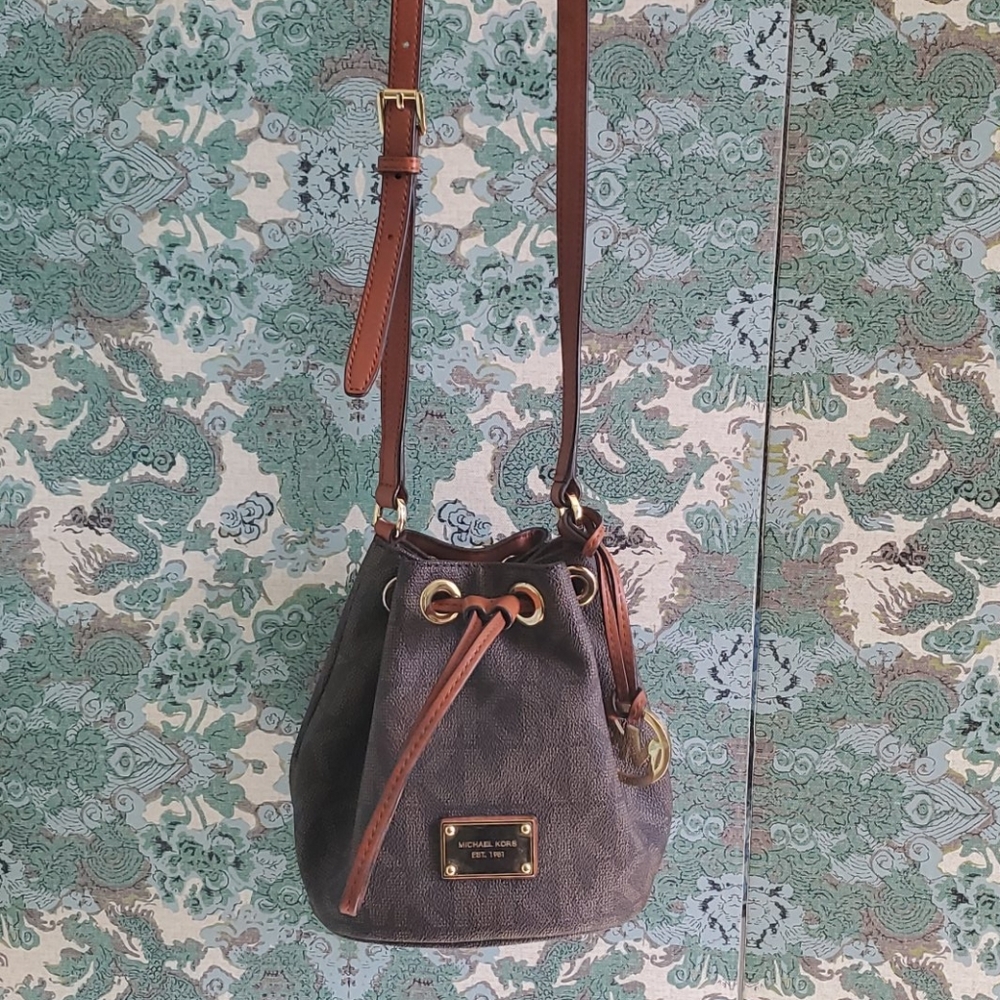 Michael Kors bucket crossbody